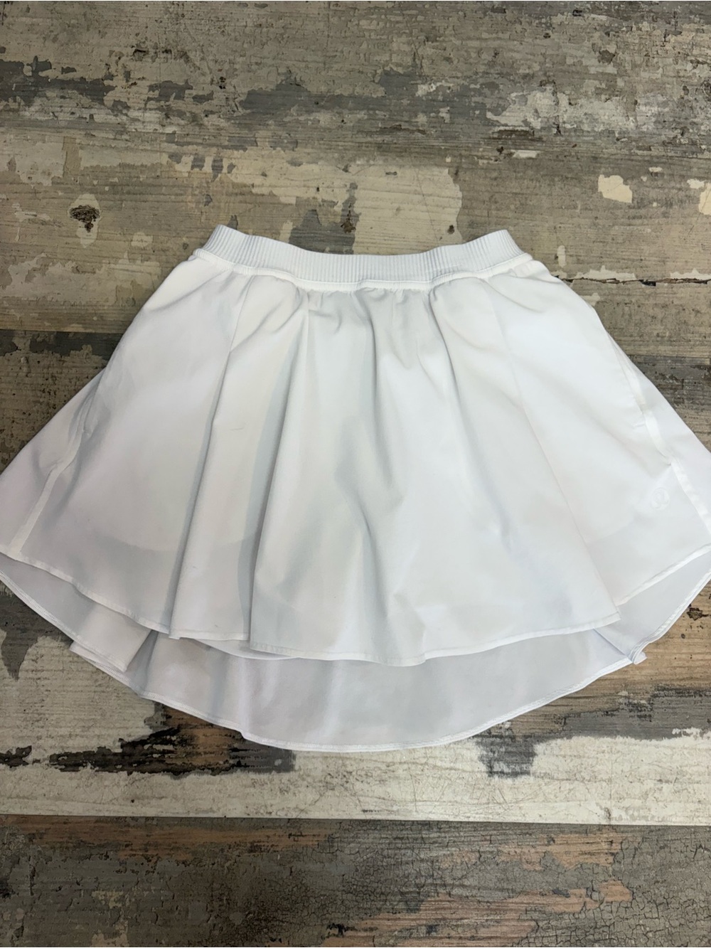 Lululemon White Sz 2, narrow waistband tennis skirt